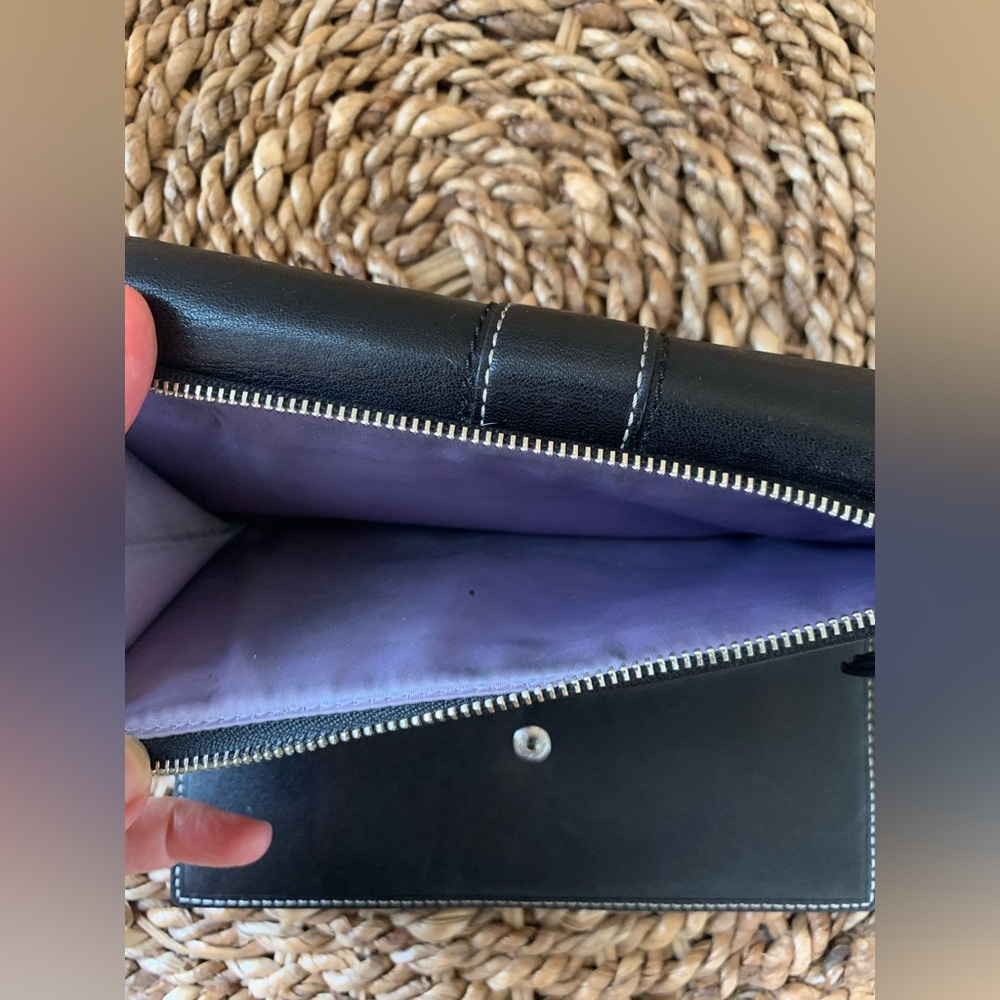 Coach Hampton leather wallet. GUC. Black leather with purple leather interior. - Picture 4 of 10